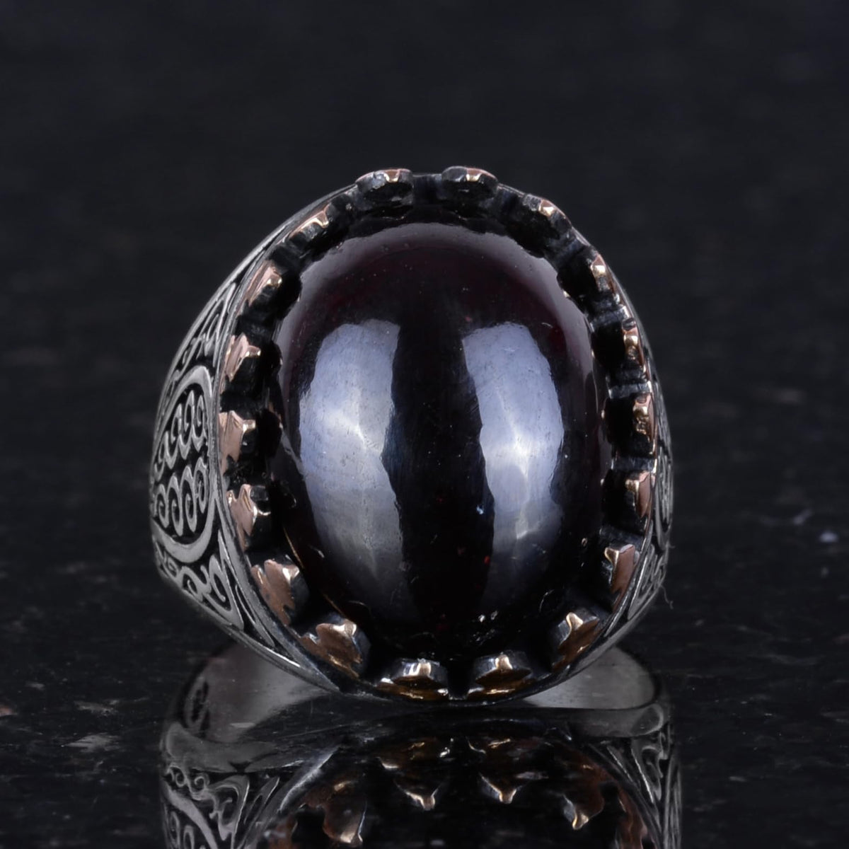 925 Sterling Silver Men's Ring - Cabochon Garnet Stone — 2