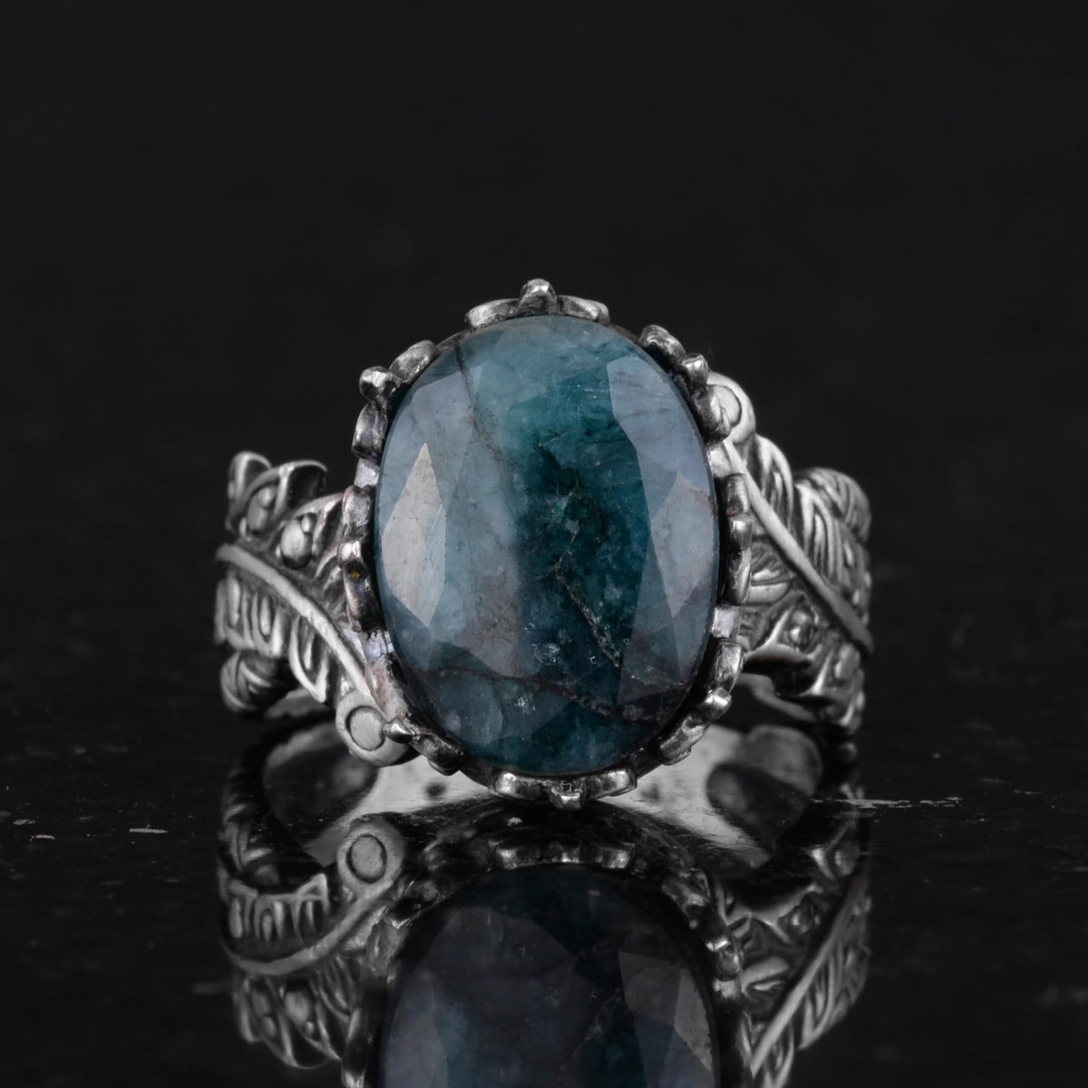 Vintage Bohemian Design Silver Women's Ring with Natural Emerald Stone — 4