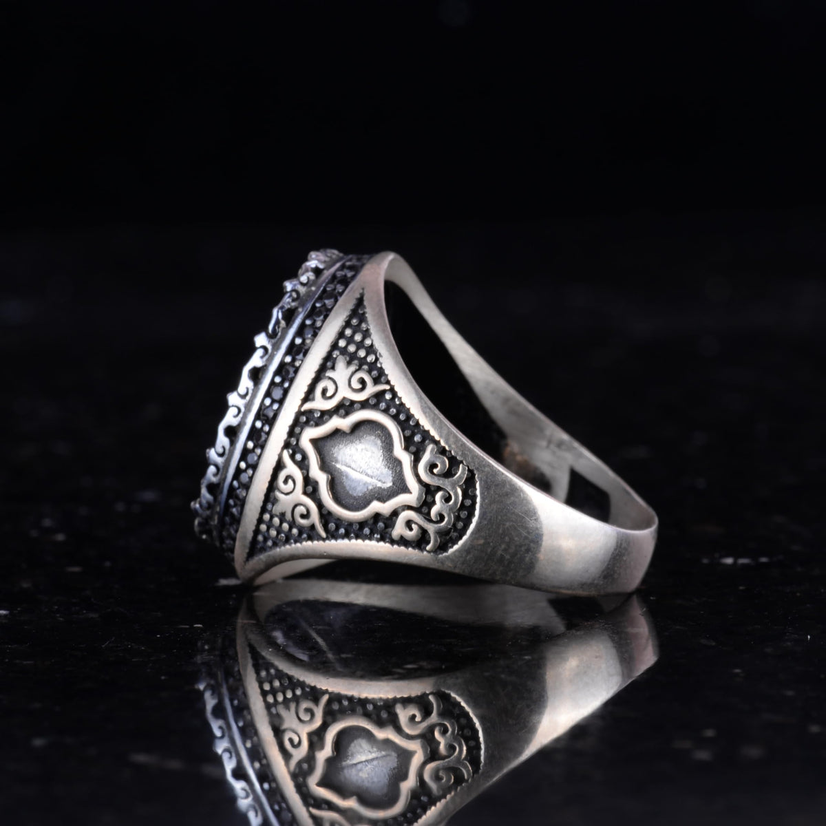 Silver Unisex Ring - White Wolf Design - Symbol of Strength and Loyalty - Handmade Vintage Ring — 4