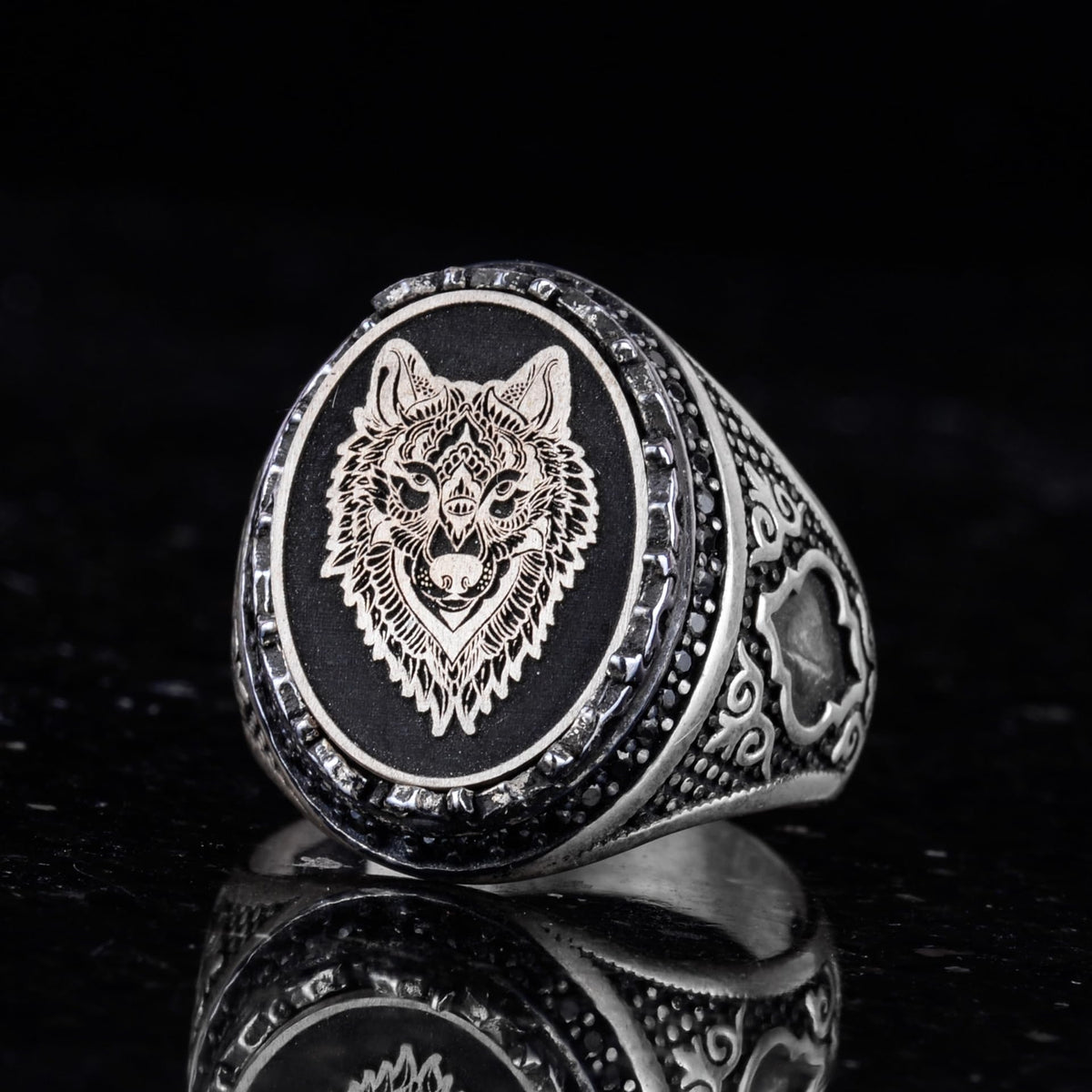 Silver Unisex Ring - White Wolf Design - Symbol of Strength and Loyalty - Handmade Vintage Ring — 5