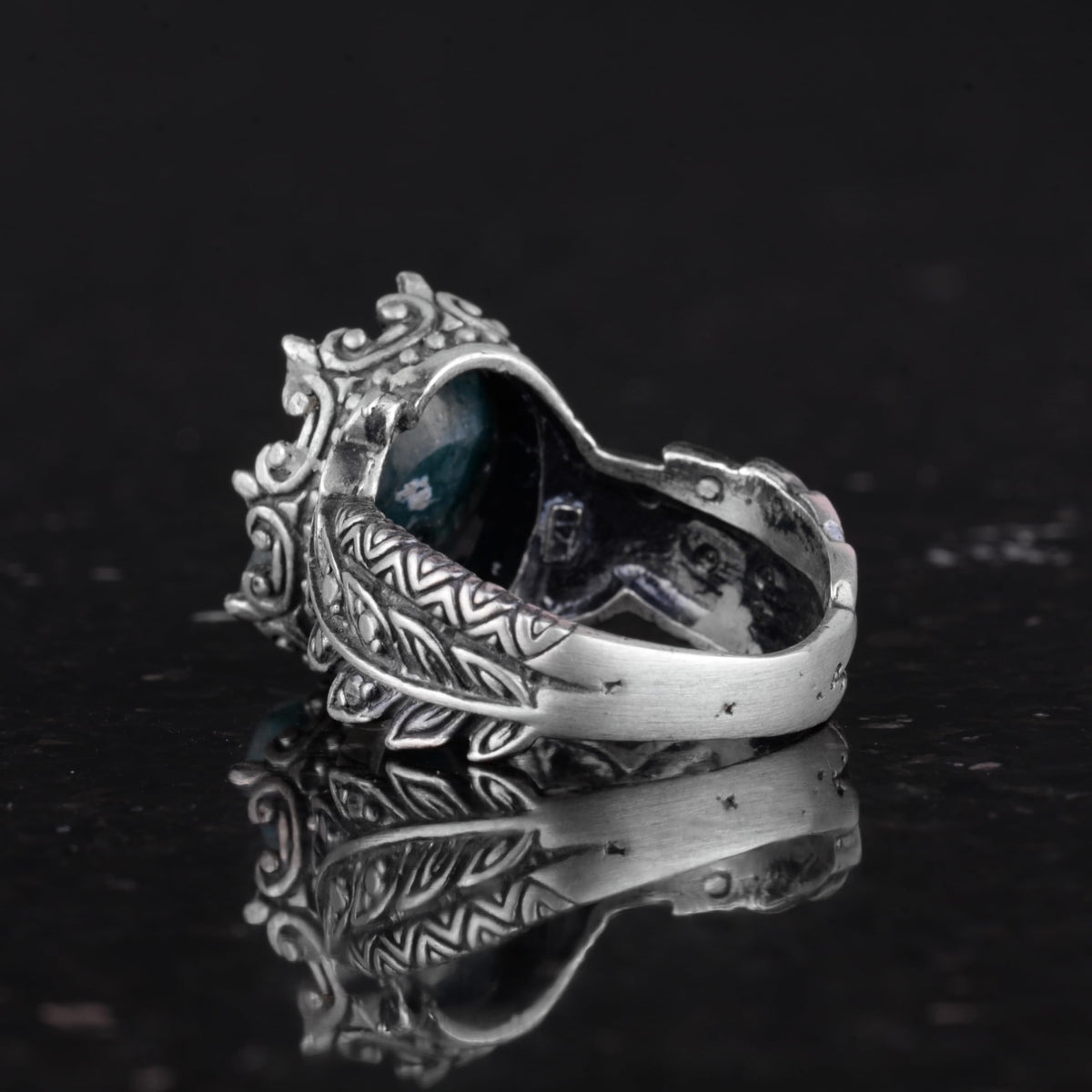 Vintage Bohemian Design Silver Women's Ring with Natural Emerald Stone — 6