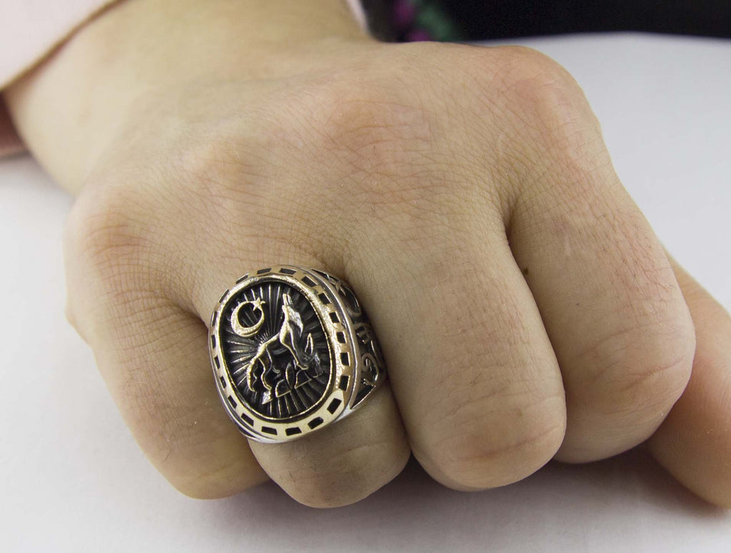 Men's Silver Ring, Wolf Figure Handmade Ring, Wildlife Themed Wolf Ring — 8
