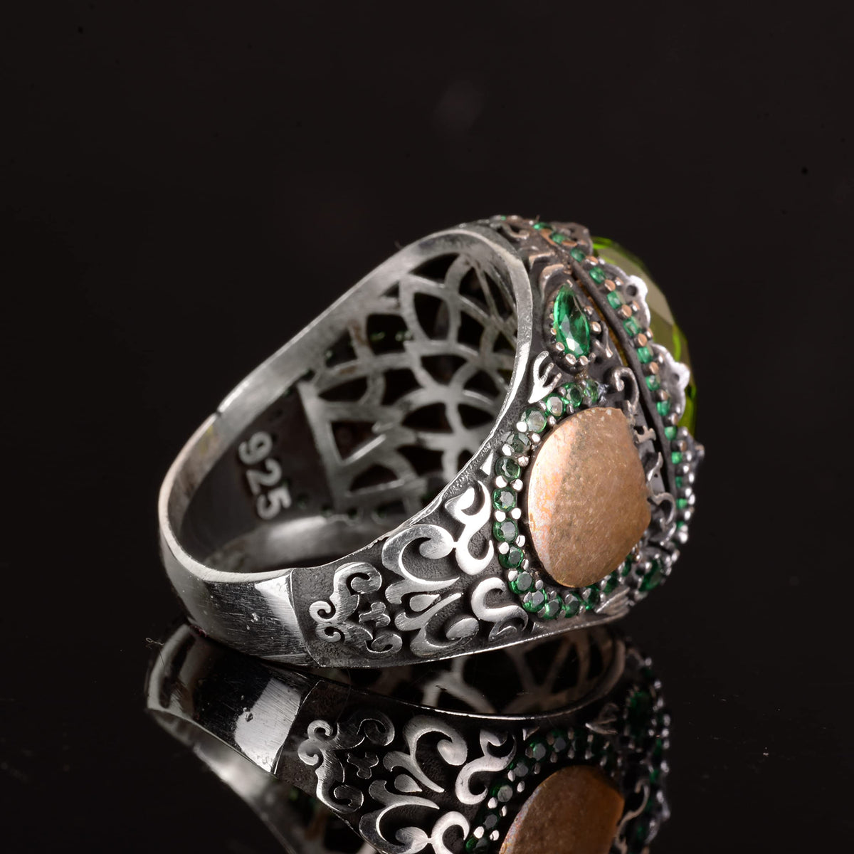 925 Sterling Silver Ring - Stylish Men's Ring with Peridot Stone — 7