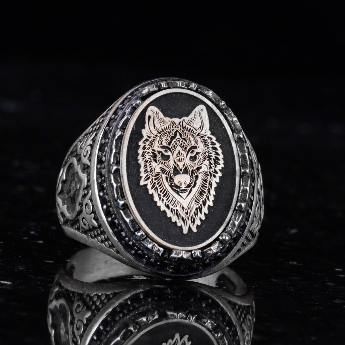 Silver Unisex Ring - White Wolf Design - Symbol of Strength and Loyalty - Handmade Vintage Ring — 6