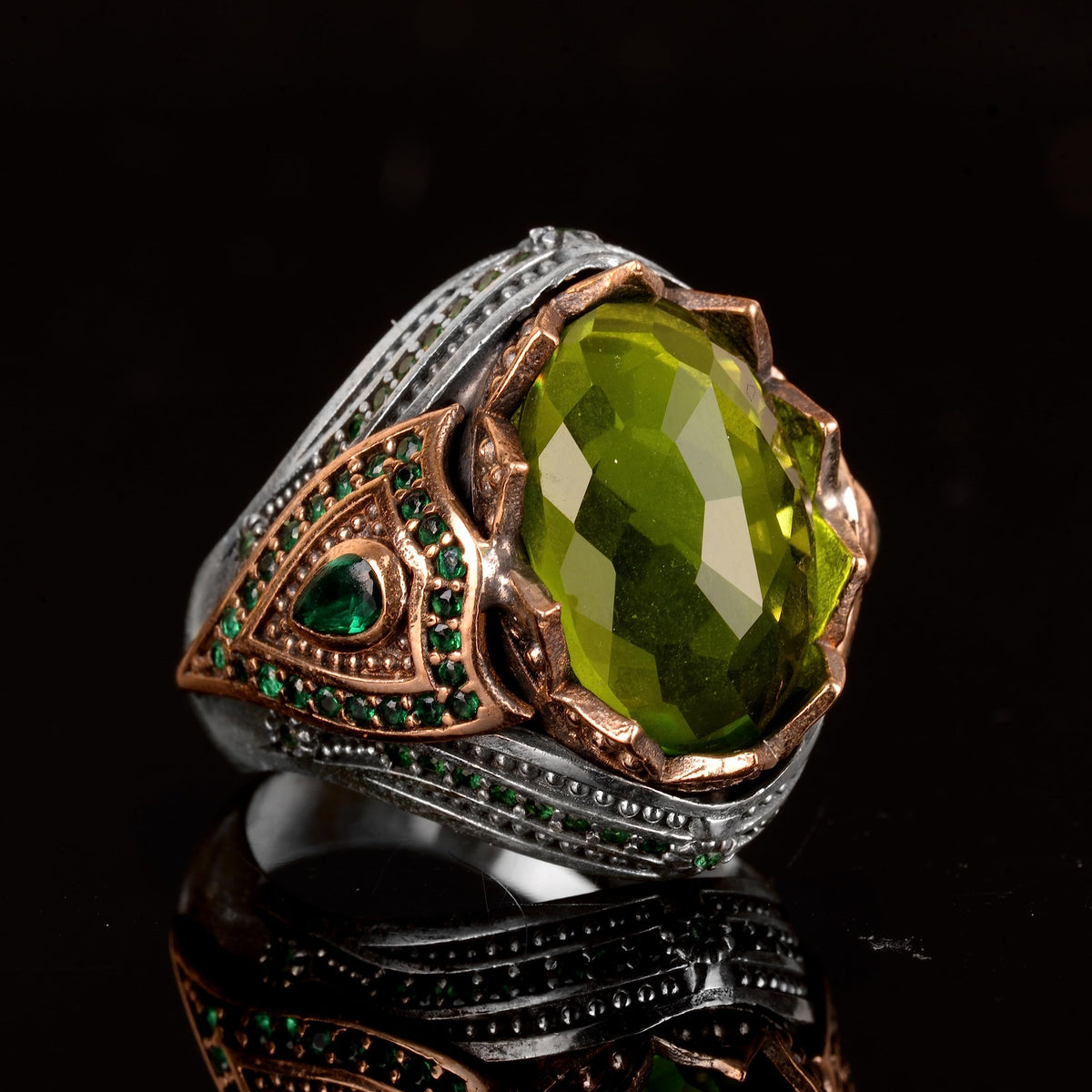 925 Sterling Silver Men's Ring - Set with Peridot Stone — 3