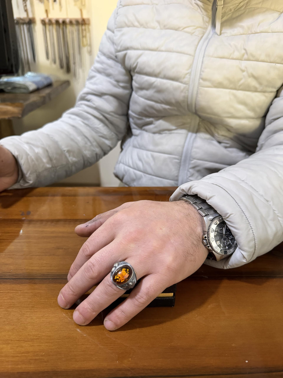 KAMBO Natural Stone Men's Ring – 925 Sterling Silver Ring – Wolf Head Expression – Vintage Men's Jewelry (Amber) — 3