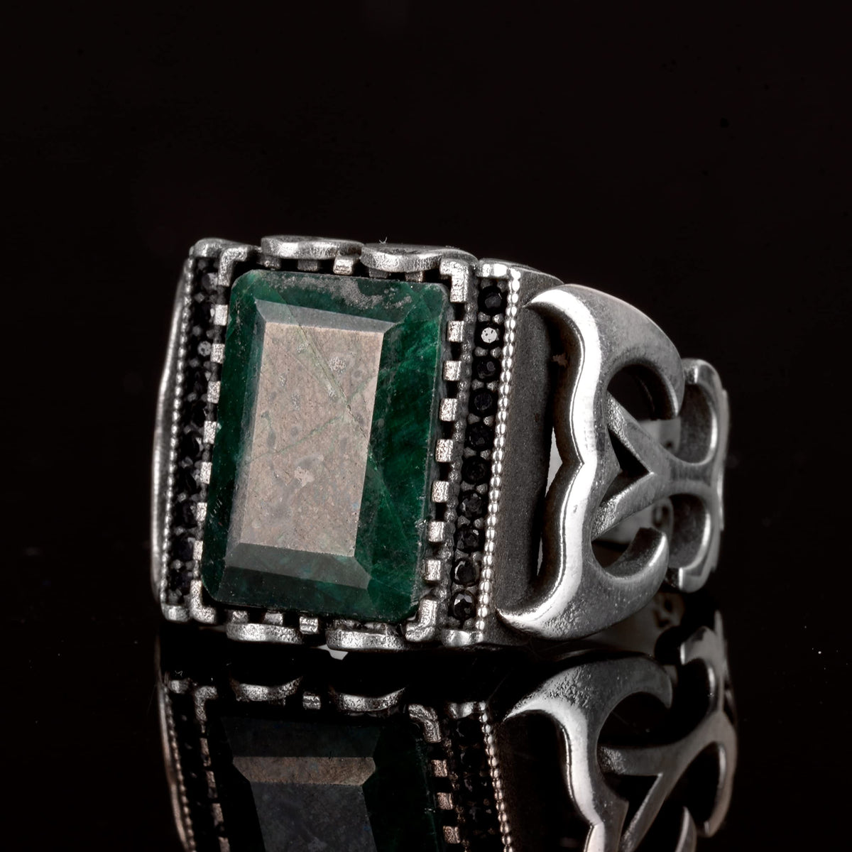 Emerald Stone Silver Ring — 3