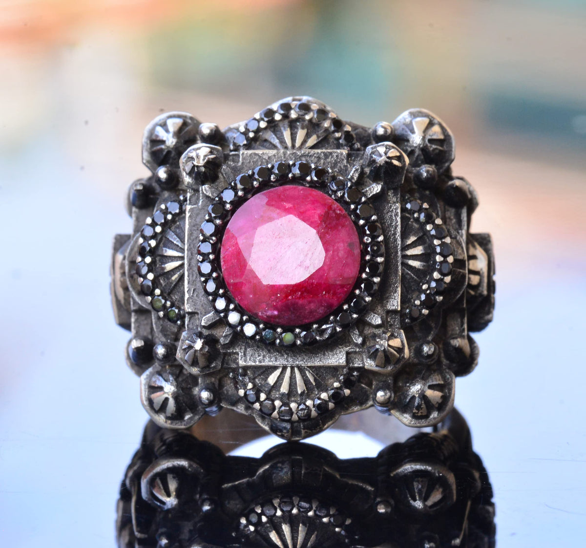 Luxury 925 Sterling Silver Ring - Elegant Design with Emerald Stone — 2