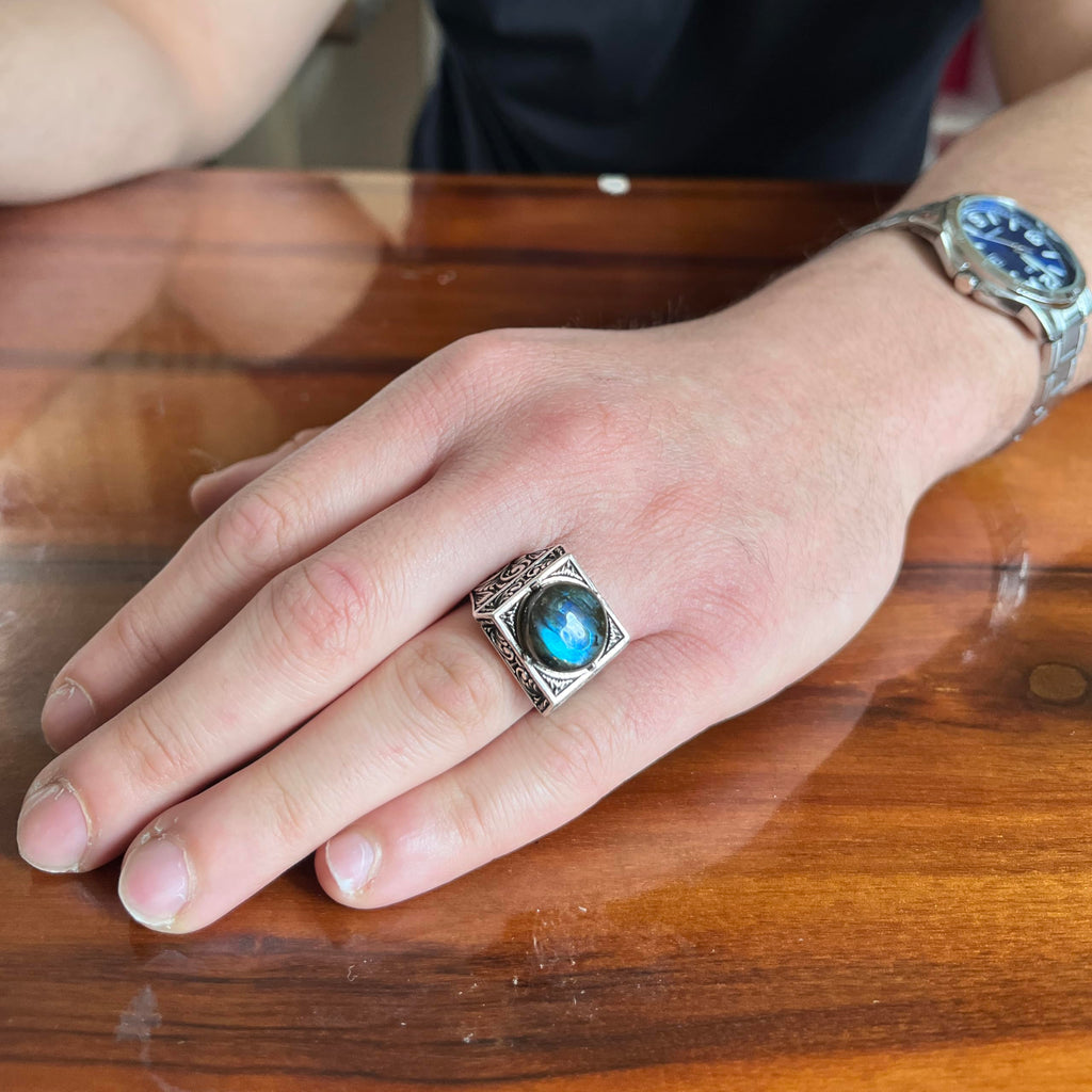 KAMBO Natural Round Stone Square Men's Ring 925 Sterling Silver – Ottoman Pattern Handmade Stone Ring (Blue Flash Labradorite) — 2