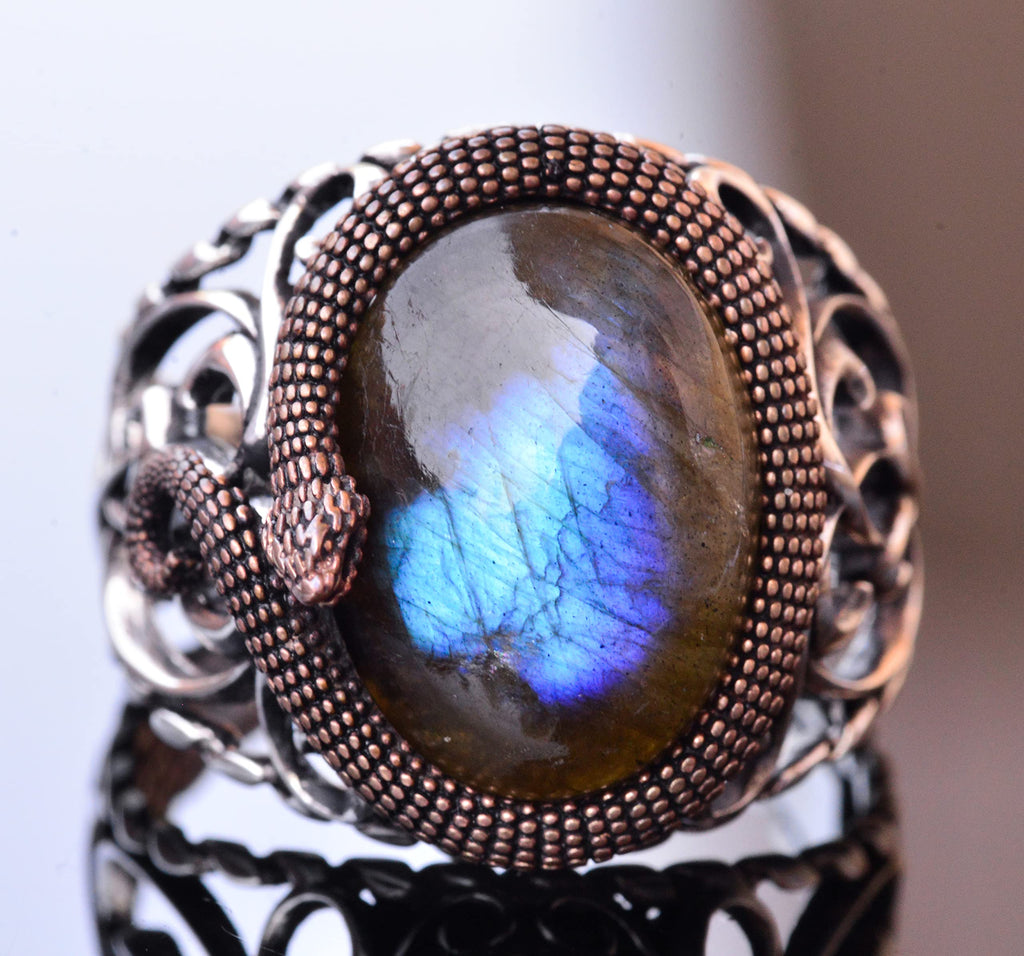 925 Sterling Silver Men's Ring - Handmade Elegance with Natural Labradorite Stone — 2