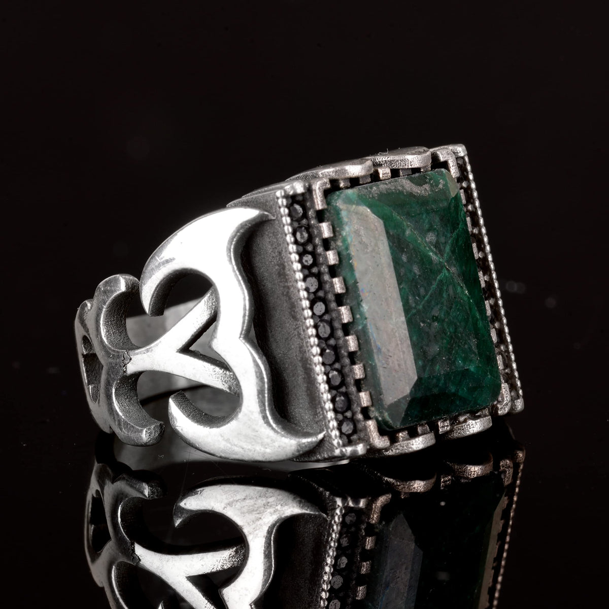 Emerald Stone Silver Ring — 4