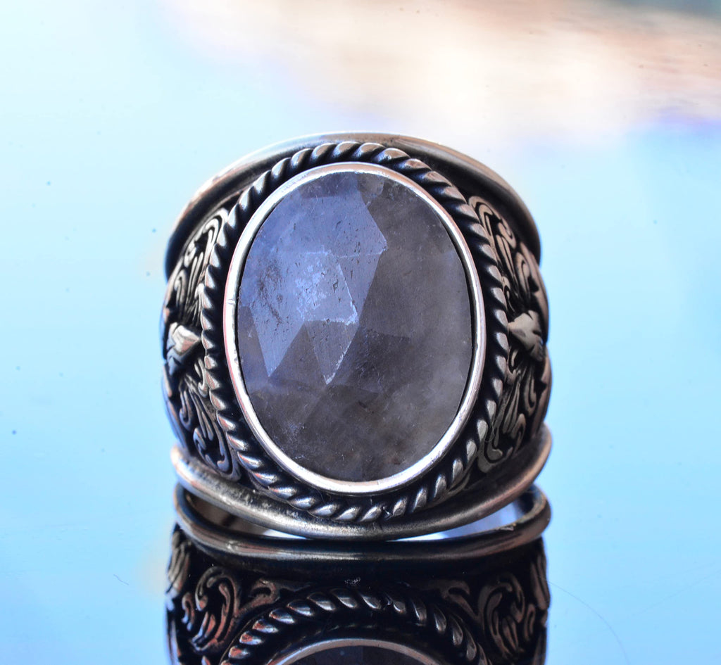 Handmade Natural Sapphire Stone Silver Men's Ring, Lily (Fleur-de-Lis) Design - Symbol of Wisdom and Nobility — 3