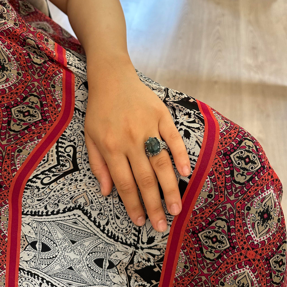 Vintage Bohemian Design Silver Women's Ring with Natural Emerald Stone — 3