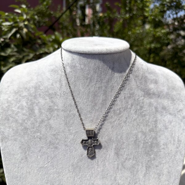 925 Ayar Gümüş Gothic Cross Kolye